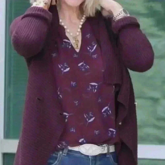 CABI Icy Floral Bouquet Blouse Maroon Sleeveless Layered Tank Size Small - Picture 9 of 9